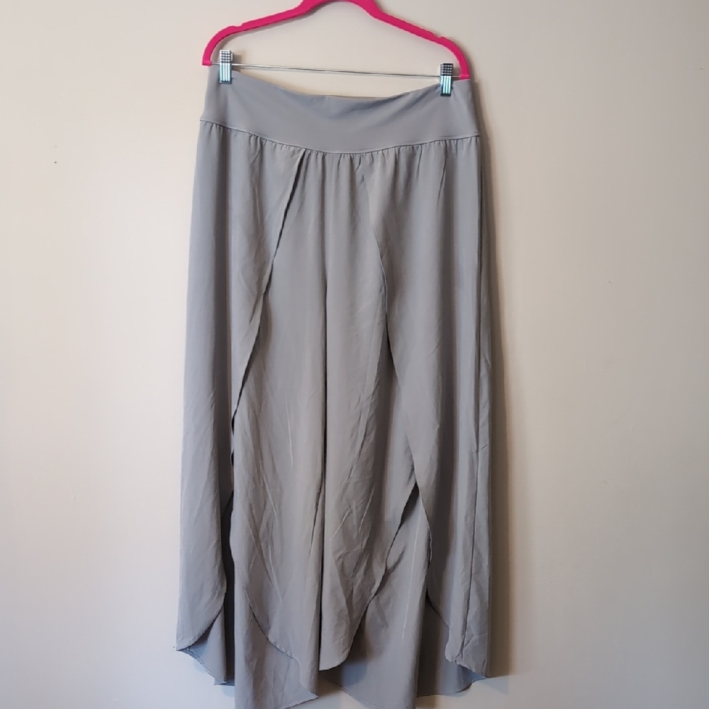 HALARA Gray Wide Leg Pants (Looks Like A Skirt)